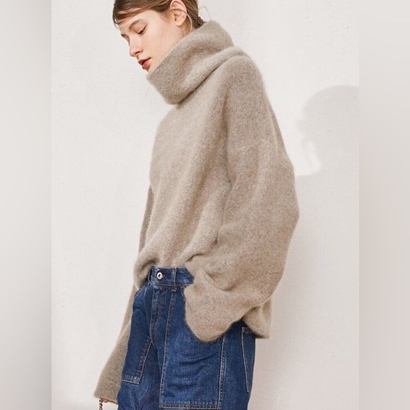 NWT Carra turtleneck sweater - Picture 5 of 8